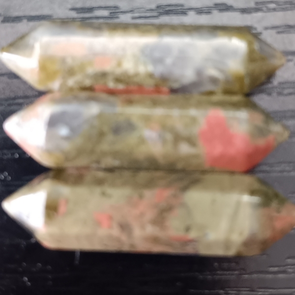Unakite Crystal Point - Picture 1 of 1